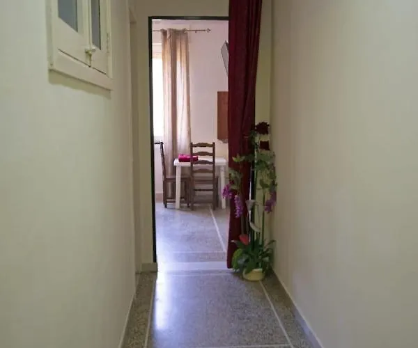 Konukevi Les Corso Roma 3*