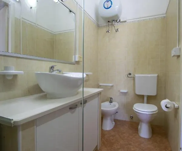 Les Corso Roma Konukevi